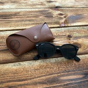 Ray-Ban polarized RB4241 Black